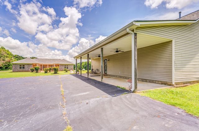 1215 Beaver Creek Dr, Mason, TN 38049