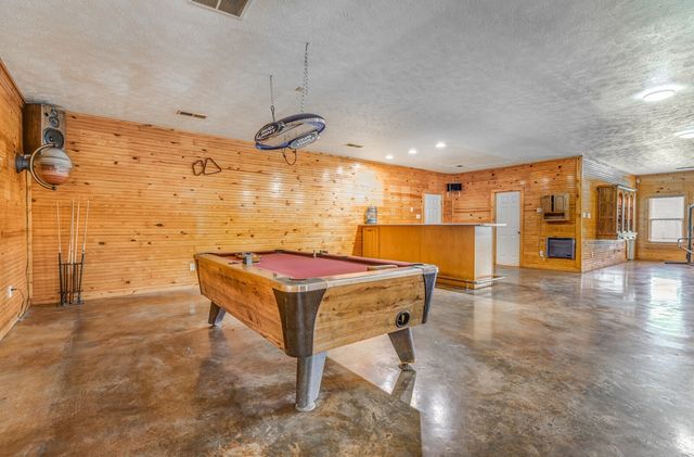 1215 Beaver Creek Dr, Mason, TN 38049