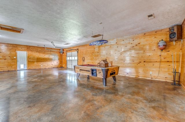 1215 Beaver Creek Dr, Mason, TN 38049