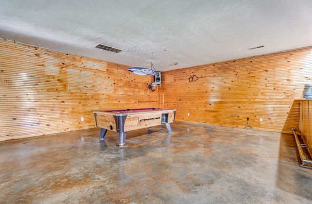 1215 Beaver Creek Dr, Mason, TN 38049