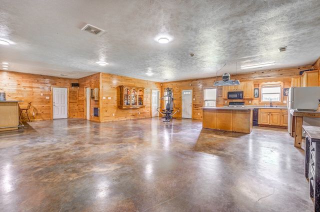 1215 Beaver Creek Dr, Mason, TN 38049