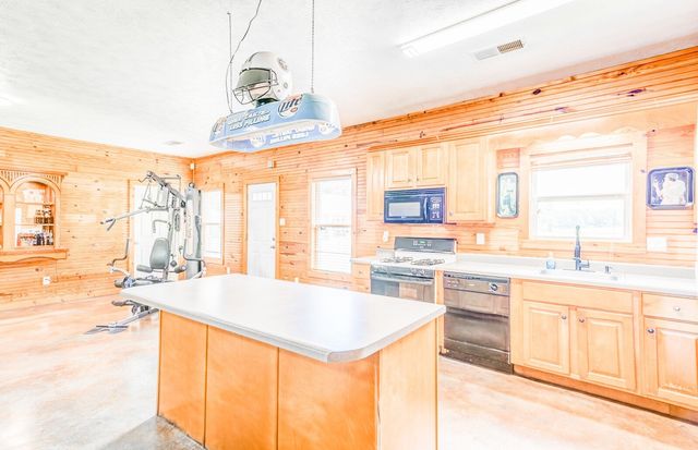 1215 Beaver Creek Dr, Mason, TN 38049