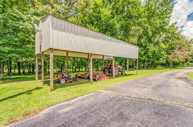 1215 Beaver Creek Dr, Mason, TN 38049