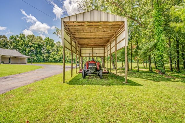 1215 Beaver Creek Dr, Mason, TN 38049