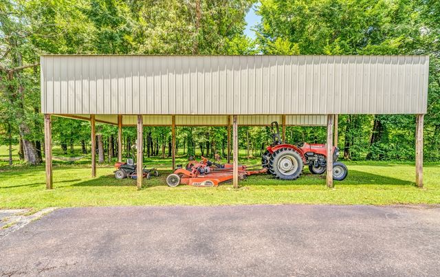 1215 Beaver Creek Dr, Mason, TN 38049