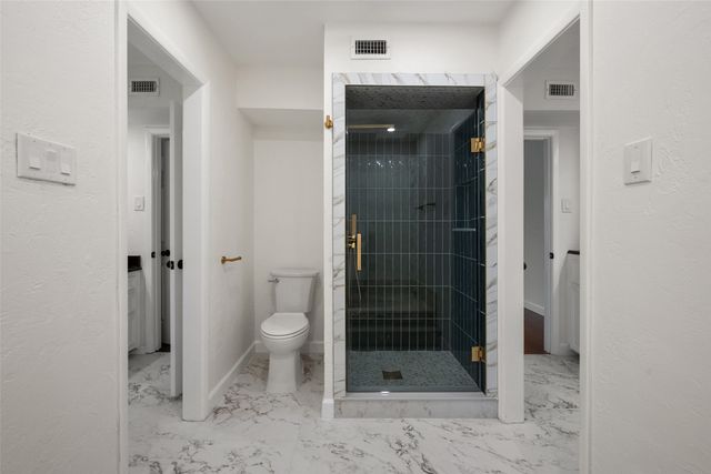 701 Rocky Canyon Road, Arlington, TX 76012