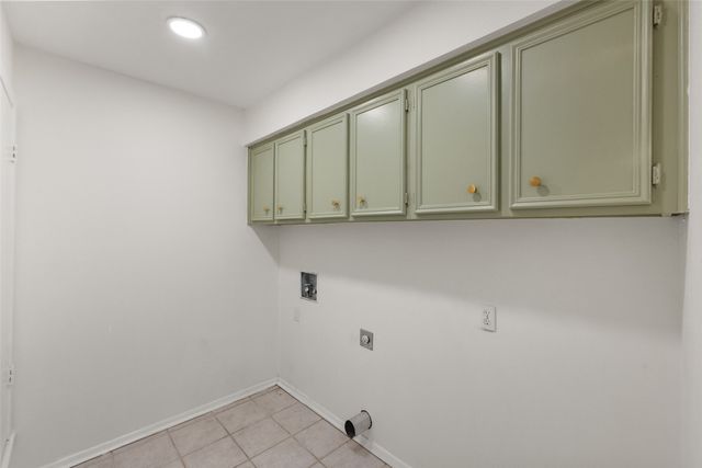 701 Rocky Canyon Road, Arlington, TX 76012