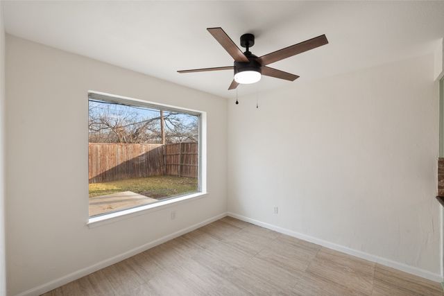 701 Rocky Canyon Road, Arlington, TX 76012