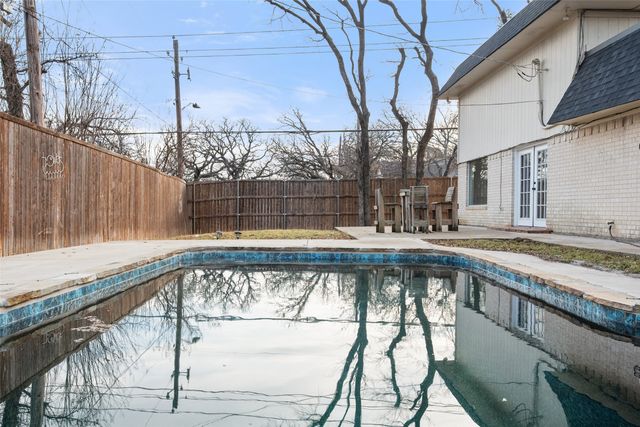 701 Rocky Canyon Road, Arlington, TX 76012