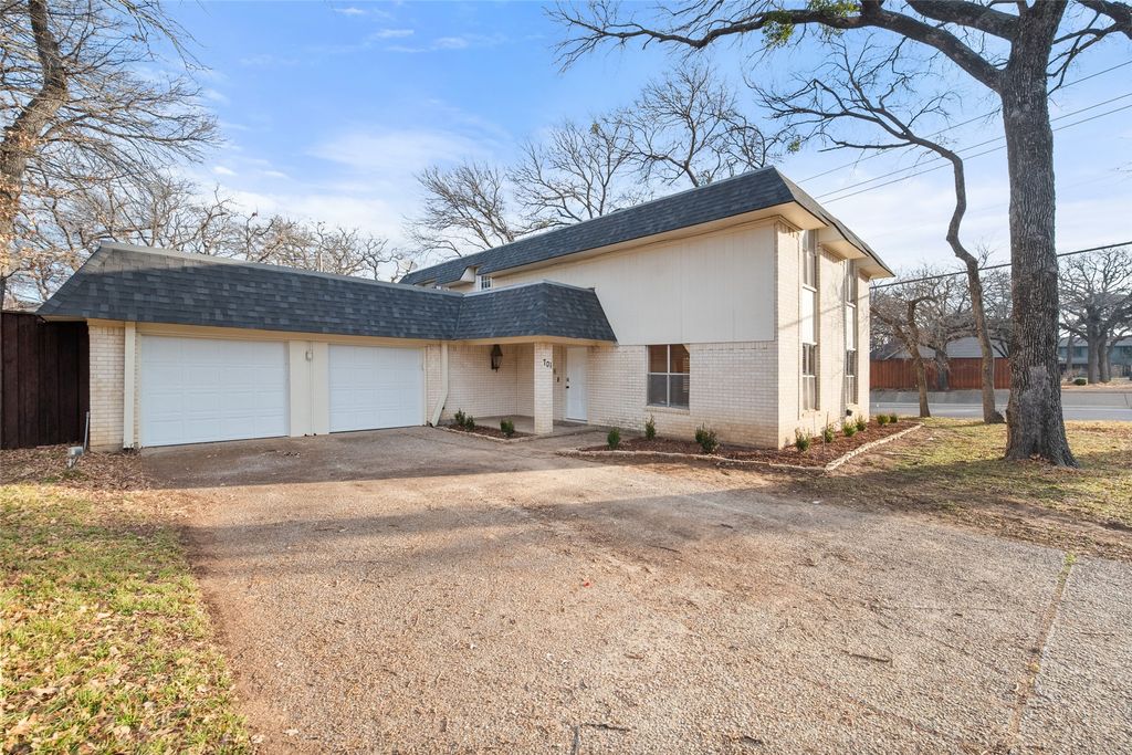 701 Rocky Canyon Road, Arlington, TX 76012