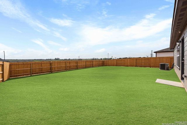 16132 Farmer, Lytle, TX 78052