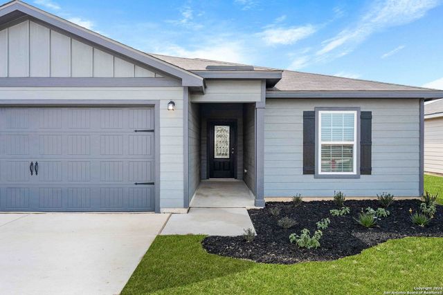 16132 Farmer, Lytle, TX 78052