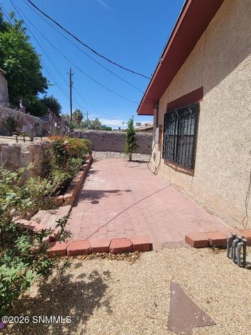 3114 Missouri Avenue, Las Cruces, NM 88011