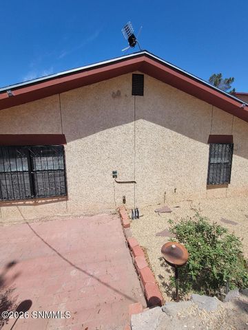 3114 Missouri Avenue, Las Cruces, NM 88011