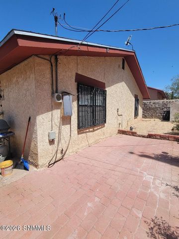 3114 Missouri Avenue, Las Cruces, NM 88011