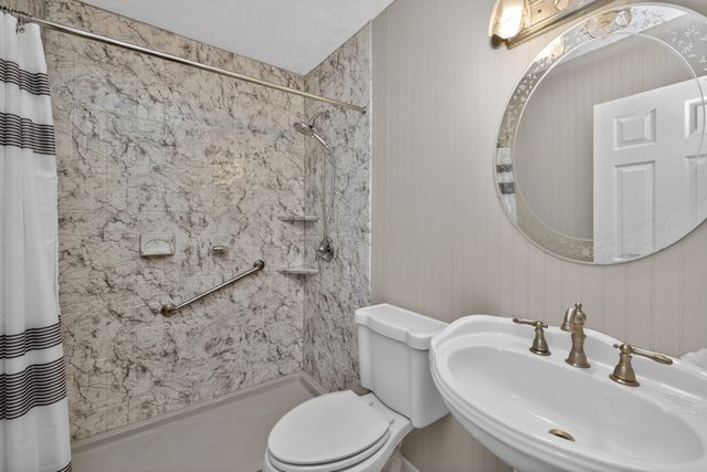 259 S Eagle Creek Drive, Lexington, KY 40515