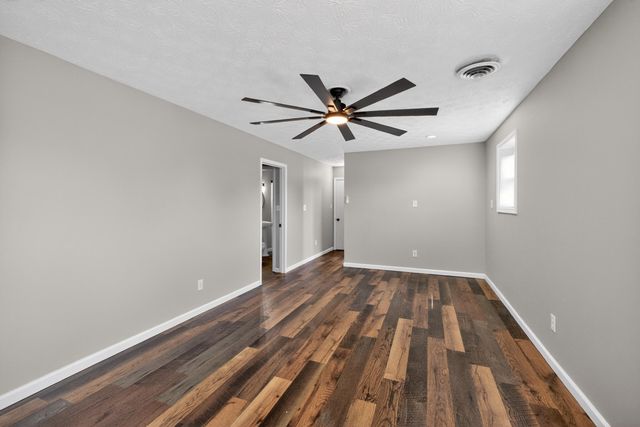 259 S Eagle Creek Drive, Lexington, KY 40515