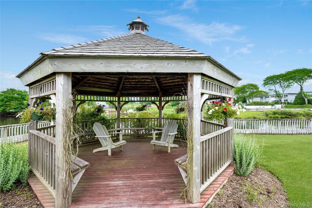 3004 Mitchell Road, Westhampton Beach, NY 11978