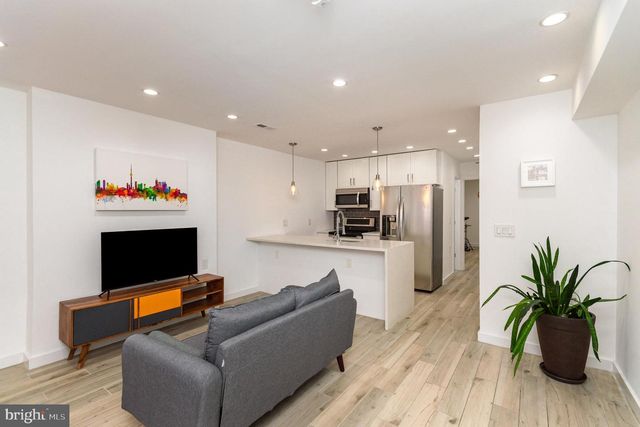 1741 1ST ST NW #2, Washington, DC 20001