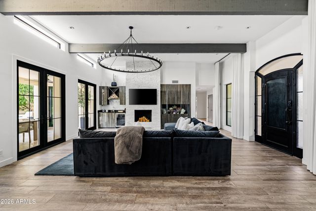 10011 E Windrose Drive, Scottsdale, AZ 85260