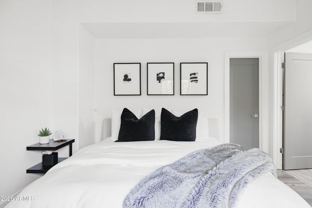 10011 E Windrose Drive, Scottsdale, AZ 85260