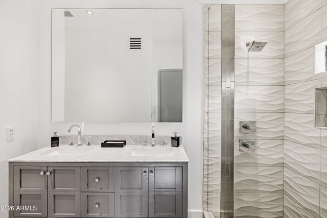 10011 E Windrose Drive, Scottsdale, AZ 85260
