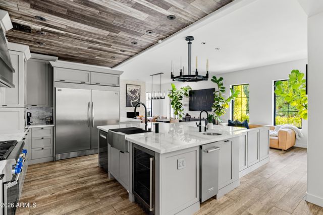10011 E Windrose Drive, Scottsdale, AZ 85260