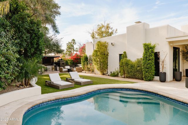 10011 E Windrose Drive, Scottsdale, AZ 85260