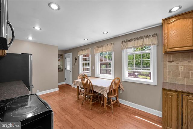190 BRIER CITY RD, Pottsville, PA 17901