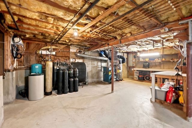 11 Elmwood Dr, Berkley, MA 02779