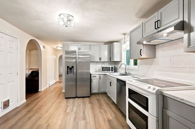 11 Elmwood Dr, Berkley, MA 02779