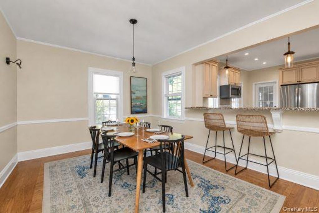 64 Tooker Avenue, Oyster Bay, NY 11771 — photo 4