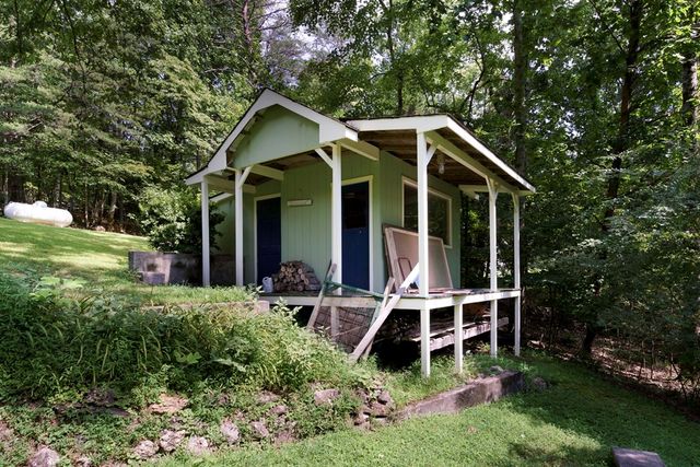 488 West Cherry, Hayesville, NC 28904