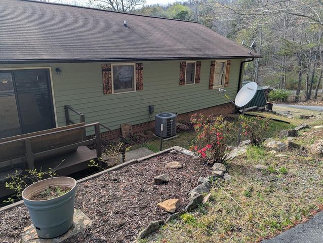 488 West Cherry, Hayesville, NC 28904
