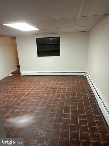 1202 REBEL HILL RD, Conshohocken, PA 19428