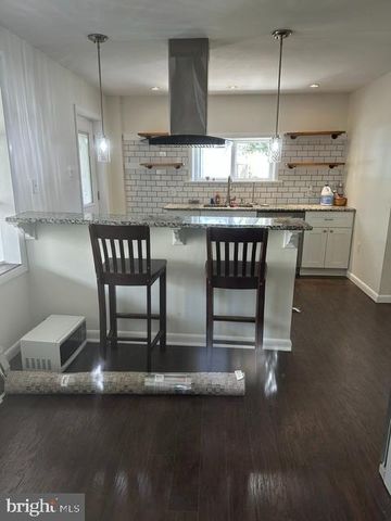 1202 REBEL HILL RD, Conshohocken, PA 19428
