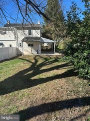 1202 REBEL HILL RD, Conshohocken, PA 19428
