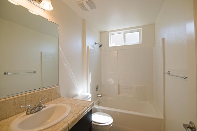 2160 N Stokes Court, Visalia, CA 93291