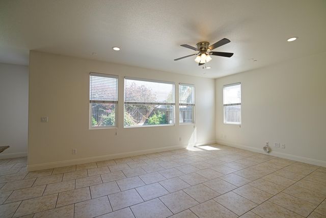 2160 N Stokes Court, Visalia, CA 93291