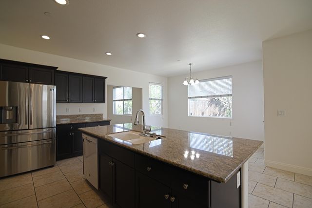 2160 N Stokes Court, Visalia, CA 93291