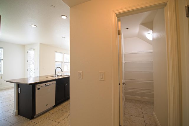 2160 N Stokes Court, Visalia, CA 93291