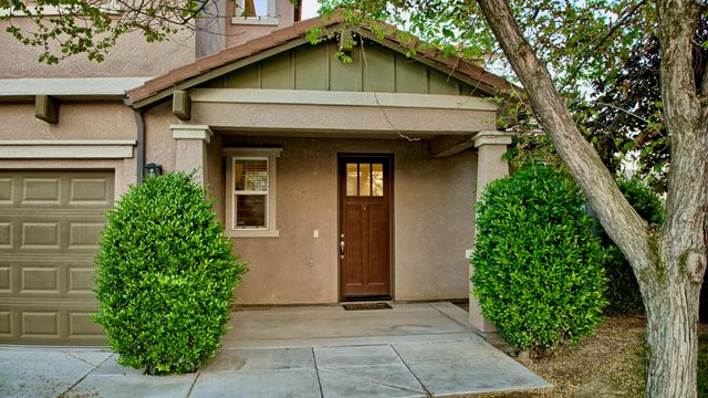 2160 N Stokes Court, Visalia, CA 93291