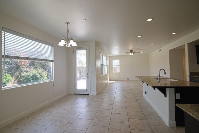 2160 N Stokes Court, Visalia, CA 93291