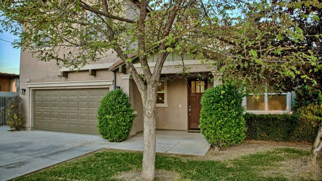 2160 N Stokes Court, Visalia, CA 93291