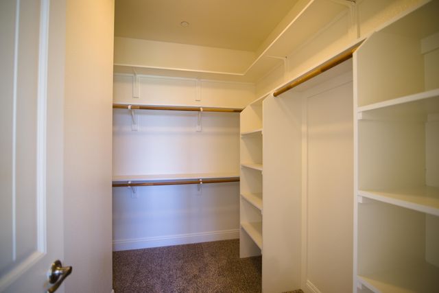 2160 N Stokes Court, Visalia, CA 93291