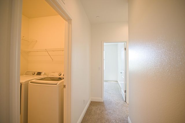 2160 N Stokes Court, Visalia, CA 93291