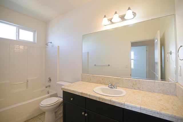 2160 N Stokes Court, Visalia, CA 93291