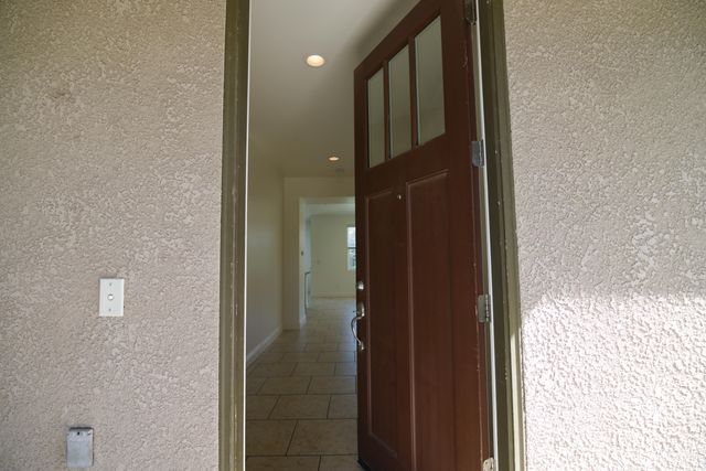 2160 N Stokes Court, Visalia, CA 93291