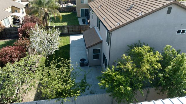2160 N Stokes Court, Visalia, CA 93291
