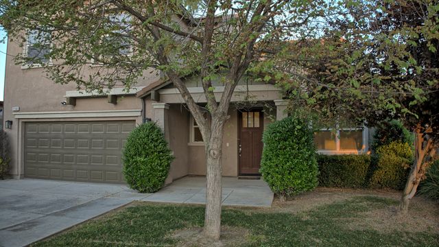 2160 N Stokes Court, Visalia, CA 93291